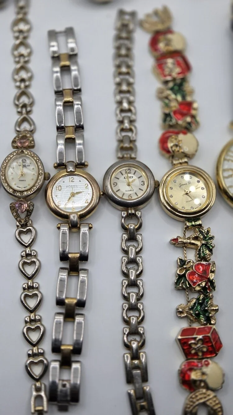 11 Piece Women’s Watch Lot – Fossil, Gloria Vanderbilt, Jennie B & More